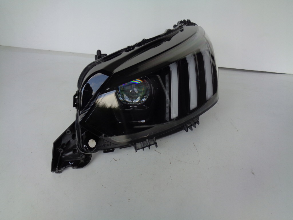 фото №1, Лампа левая фара peugeot 208 ii 19- full led