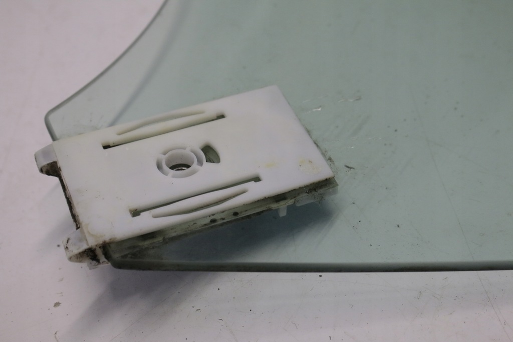 фото №5, Скло двері лівий задня vw passat cc 08r.