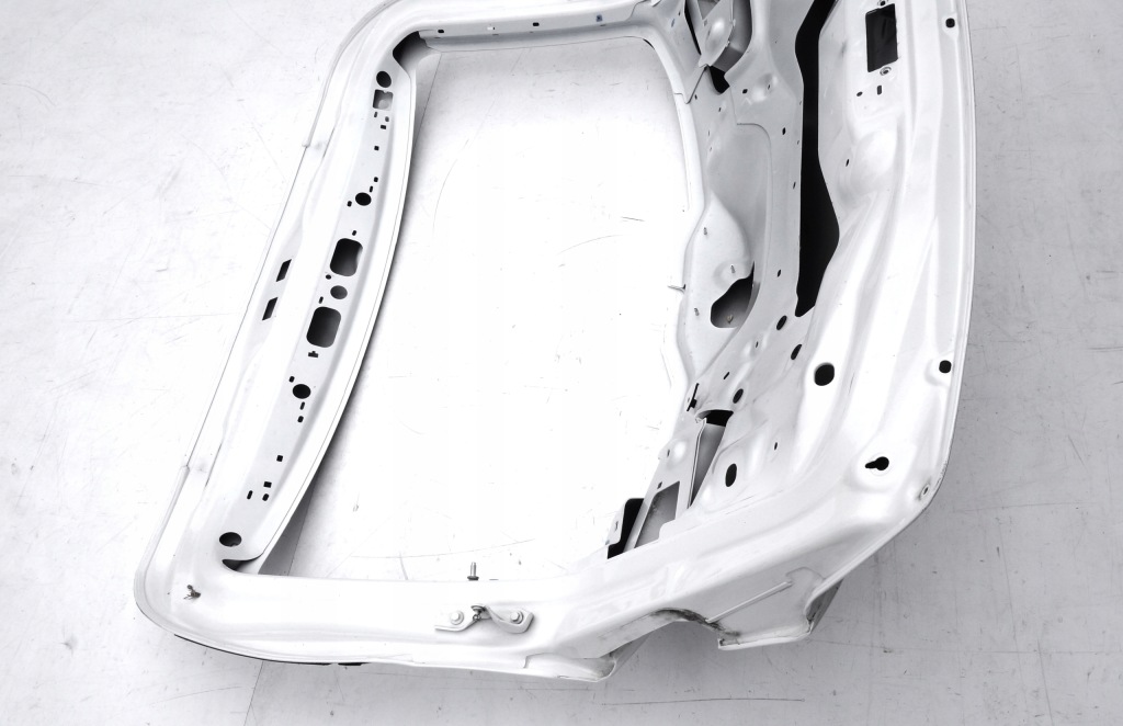 фото №13, Alfa romeo stelvio крышка багажника задняя накладка молдинг оригинал оригинальный номер