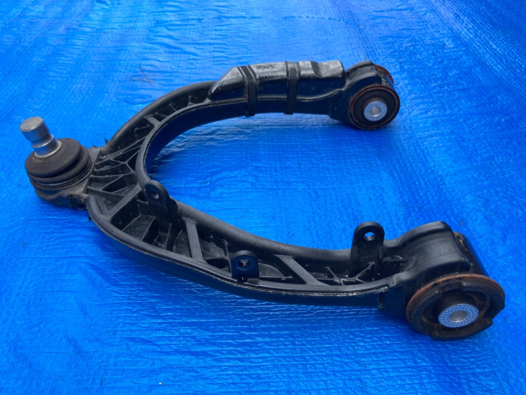 фото №3, Важіль лівий передній верхній tesla 3 y