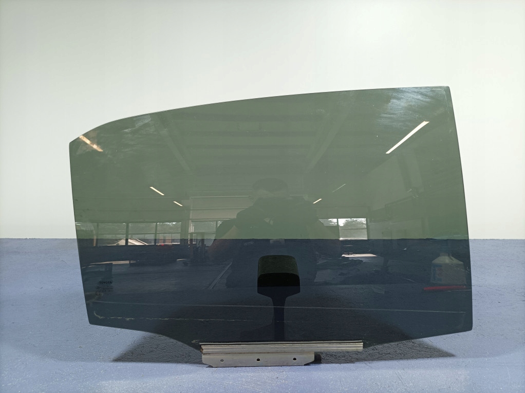 фото №1, Toyota corolla xi e16 стекло дверь задняя задняя левая 16r