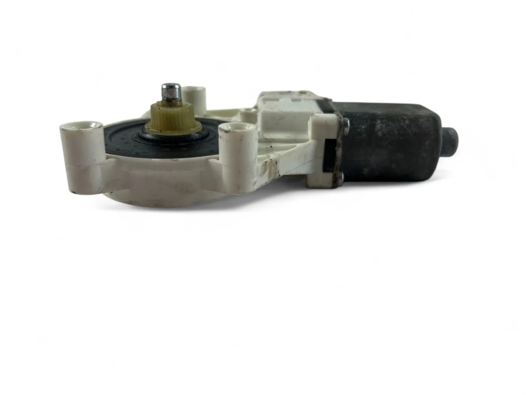 Купити Моторчик скло передніх правих двері bmw 1 e81 0130822227 30051825