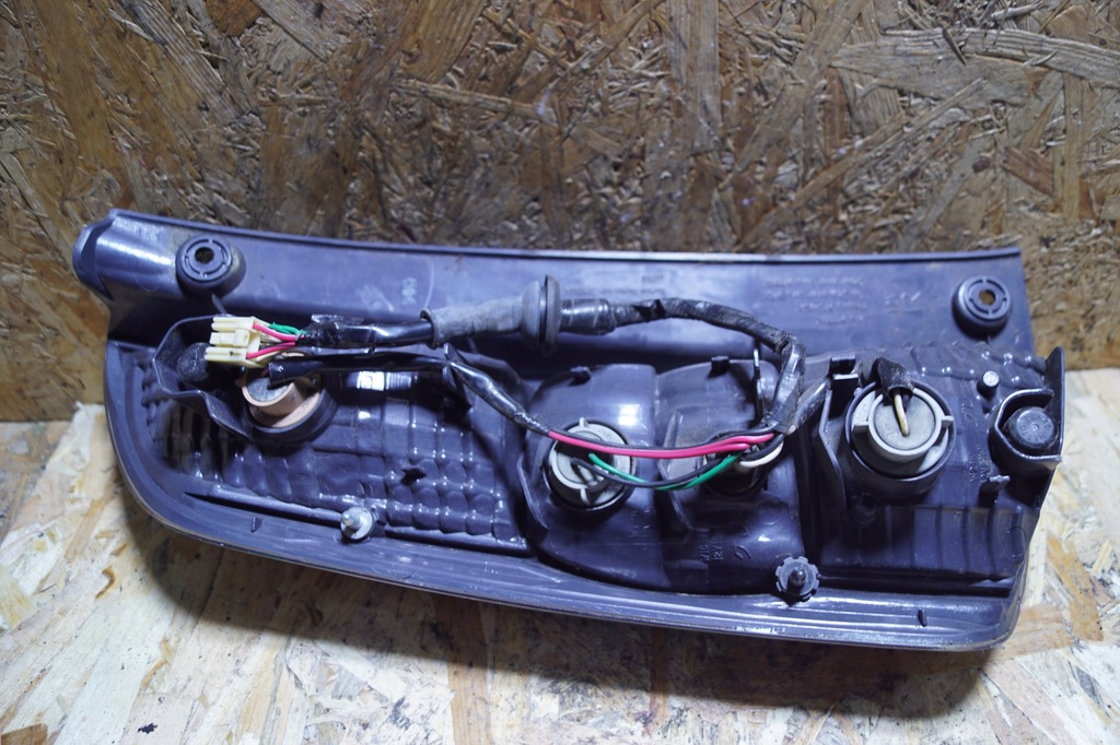 фото №8, Subaru justy 07- лампа правая задняя