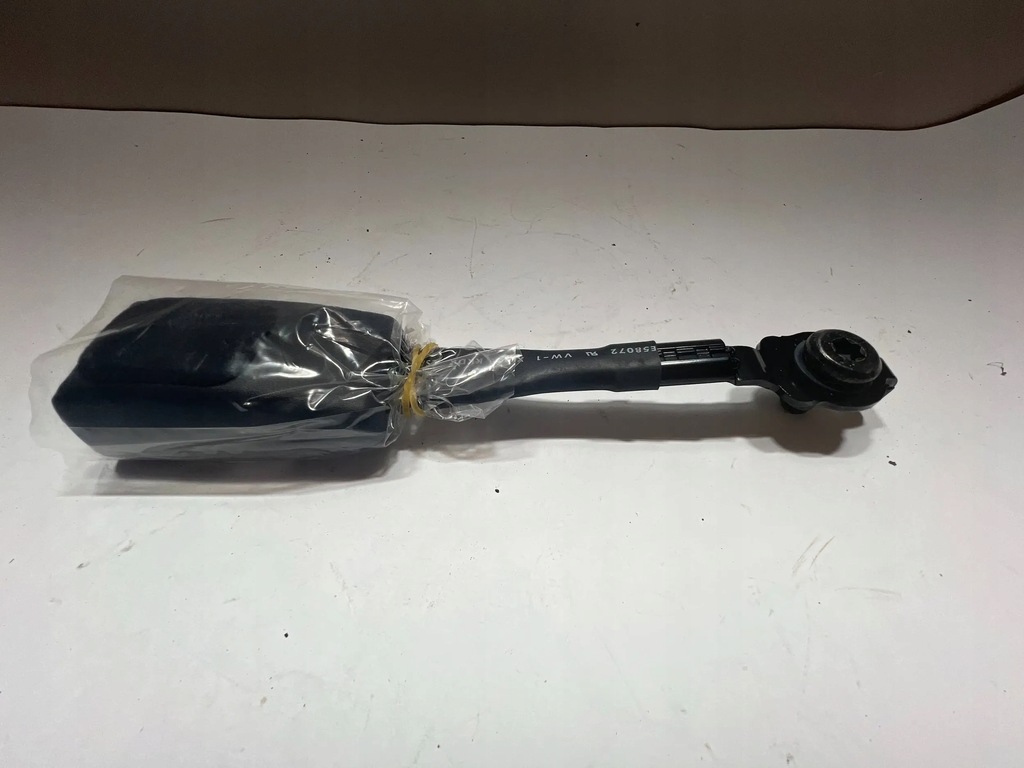 фото №1, Hyundai elantra vi 2016- кліпса ручка поперечина безпеки правий перед