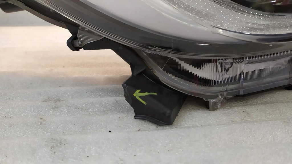 фото №6, Лампа правый перед toyota yaris iv