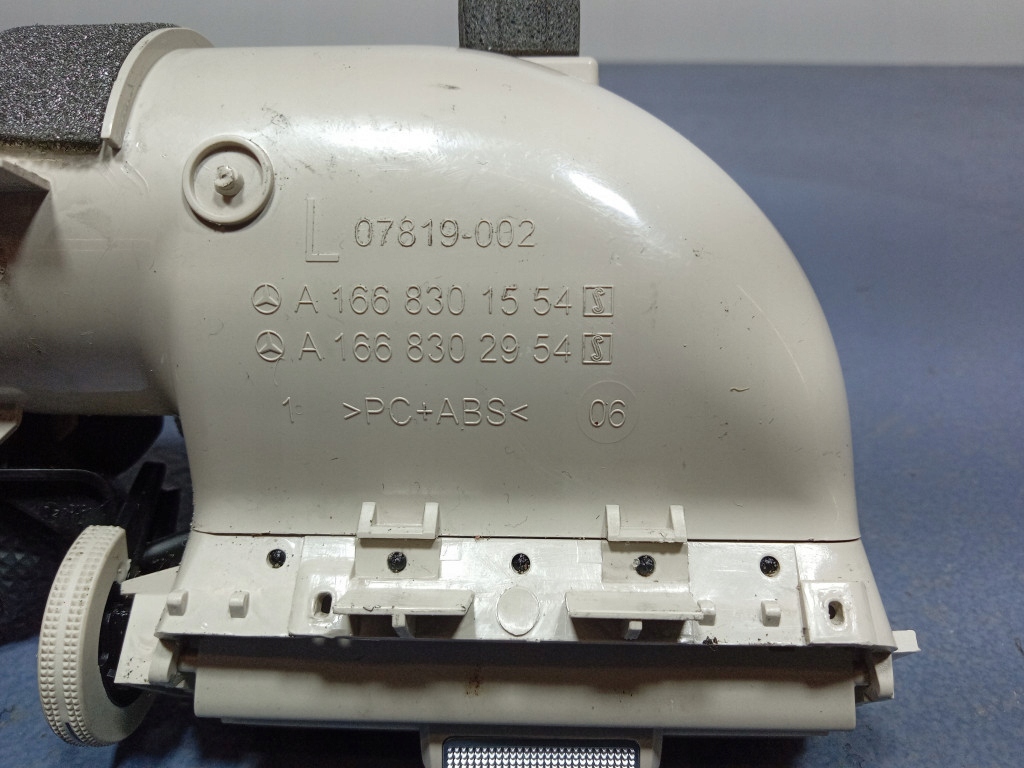 фото №6, Mercedes gls x167 решётка обдув воздуха потолочный левая a1678309801