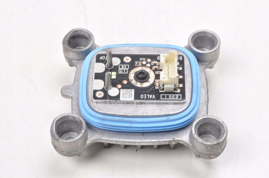 Купити Nissan juke ii f16 перетворювач модуль led mde922773