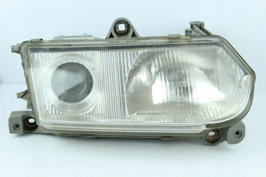 Купити Фара лампа передня alfa romeo 146 права 302143 120 hella