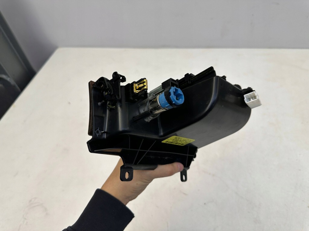 фото №7, Попільничка бардачок перед chrysler 300c ii lancia thema