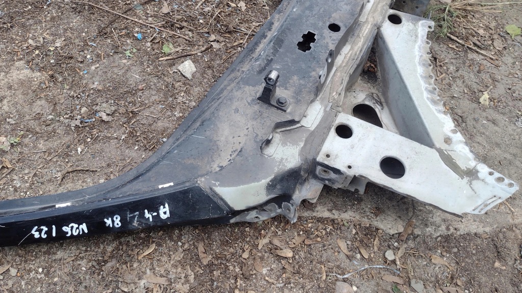 Audi a4 8k стійку  поріг передній ліве обшивка в Україні