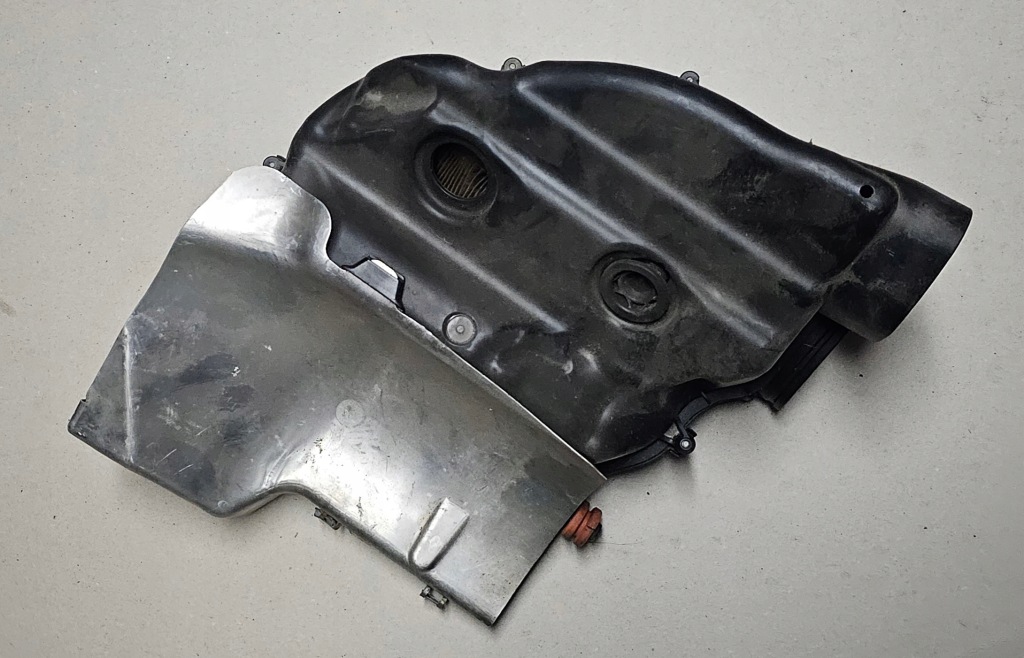 фото №9, Bmw 5 f10 f11 gt f07 6 f06 f12 f13 7 f01 f02 5.0i корпус фільтр повітря