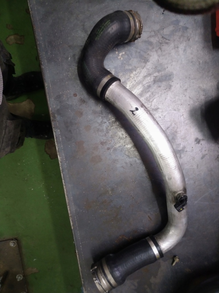 фото №1, Bmw 7 e65 745d 4.4d v8 труба інтеркулер turbo