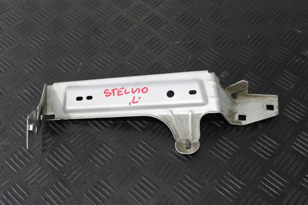 фото №1, Кронштейн крыла левая stelvio veloce