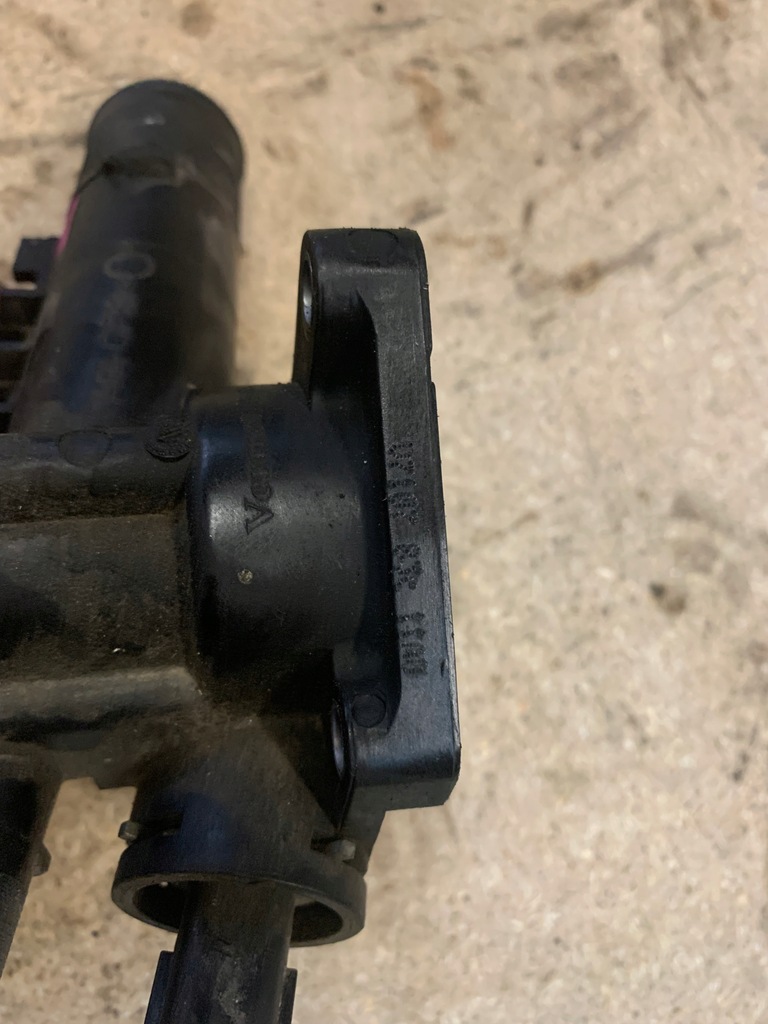 фото №3, Корпус термостата renault 1.5dci 226301872r