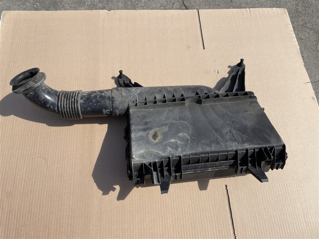 Корпус фільтра повітря витратомір 2.2 mercedes vito w 639 w639 рестайлінг в Україні