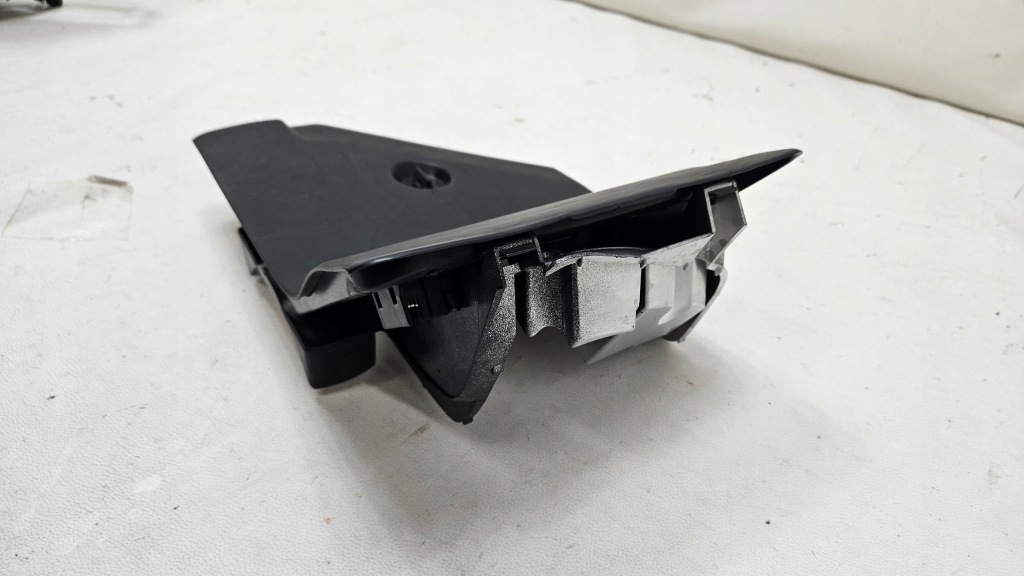 Купить Вкладыш лампы левый задний  mercedes s-klasa 1408200164