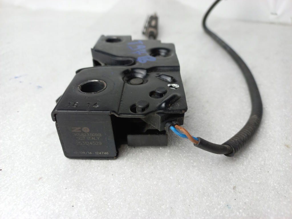 фото №13, Volkswagen caddy трос замка кришки двигуна