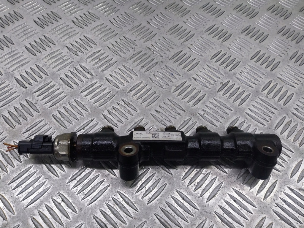 фото №1, Молдинг впрыскная citroen c4 picasso 1.6 hdi 9654592680