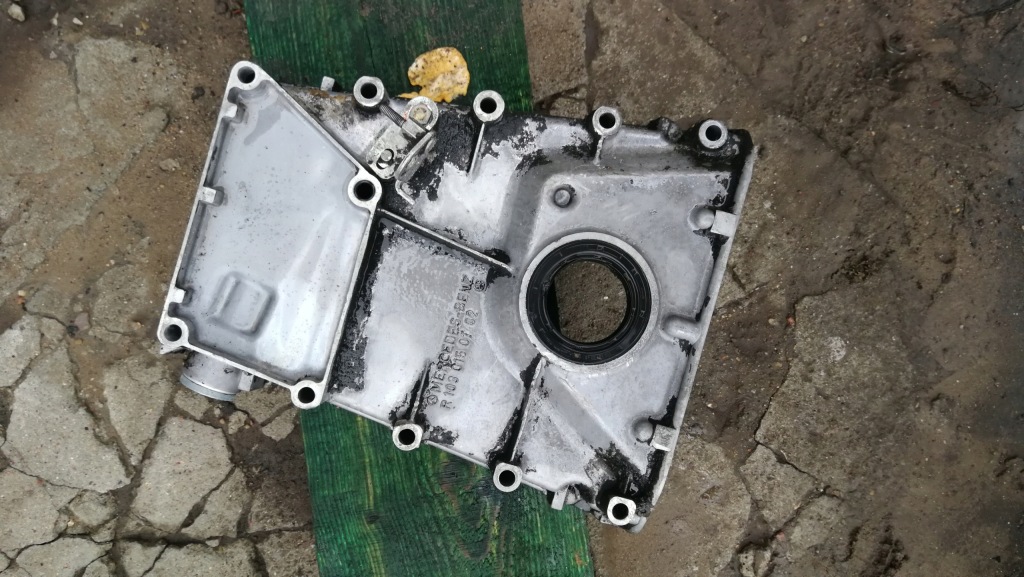 Купити Корпус розподільного валу кришка mercedes 190e 2,6e m103