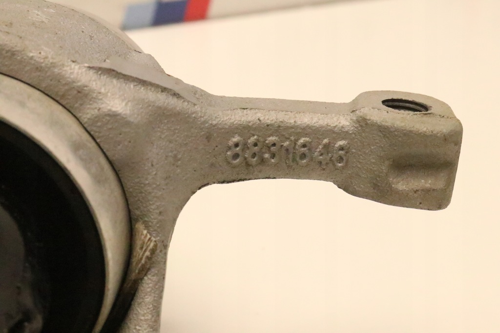 фото №12, Bmw f48 x1 поворотний кулак амортизатор правий перед 18d