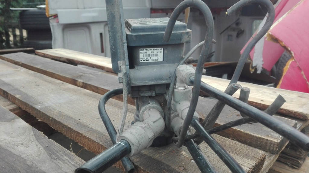 фото №2, Передний модулятор клапан ebs scania r 1754939