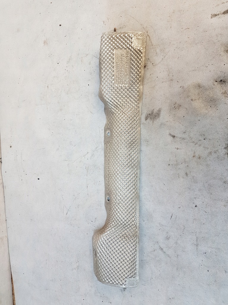 фото №1, Audi r8 5.2 plus защита тепловая 4s0825739a