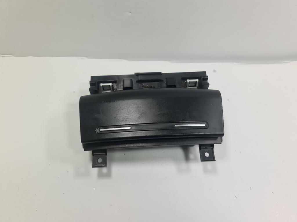 фото №1, A3 8p попільничка перед 8p0857951