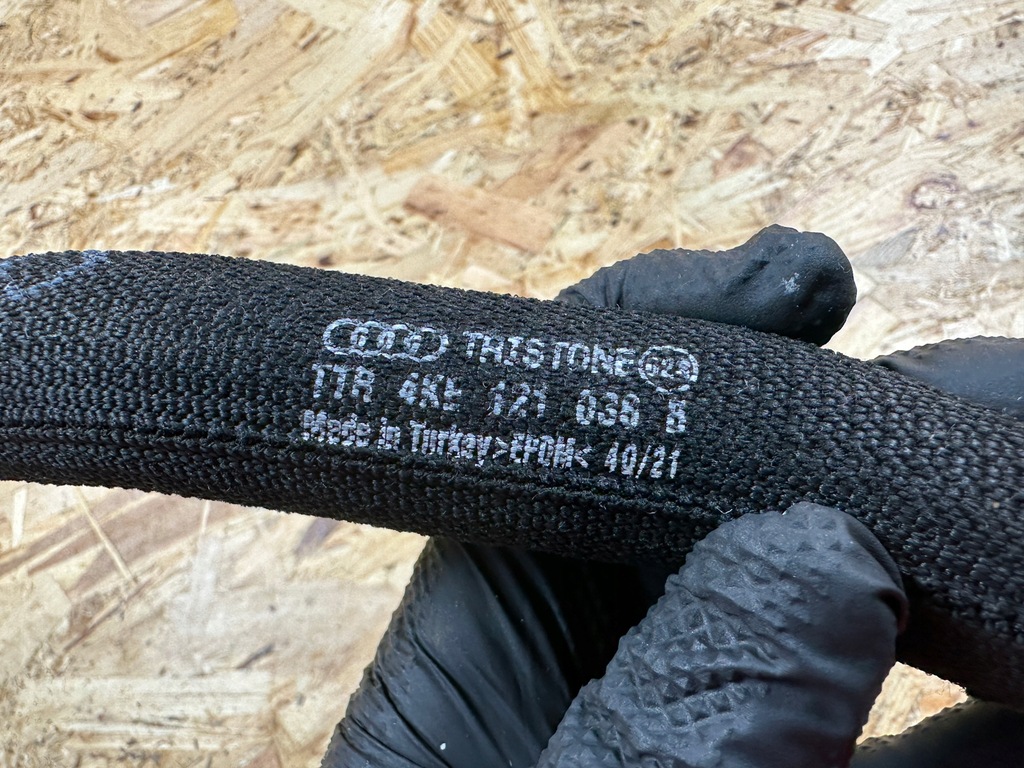 фото №9, Труба шланг wąż wody porsche taycan 9j1 4ke121036b 2019-