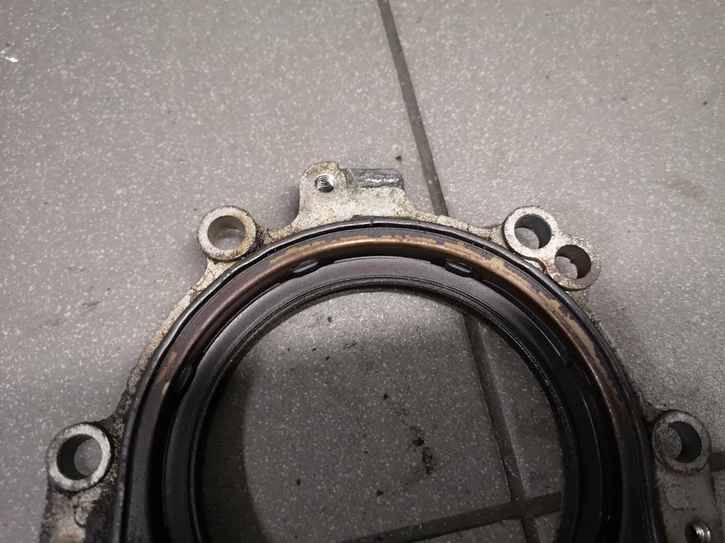 фото №5, Корпус ущільнювач вала a4 b6 1.8t 06a103171b