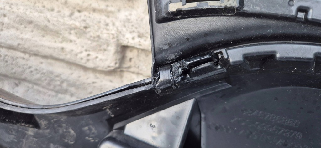 Fiat doblo 3 22- бампер перед без  отворів + решітка радіатора оригінал Недорого