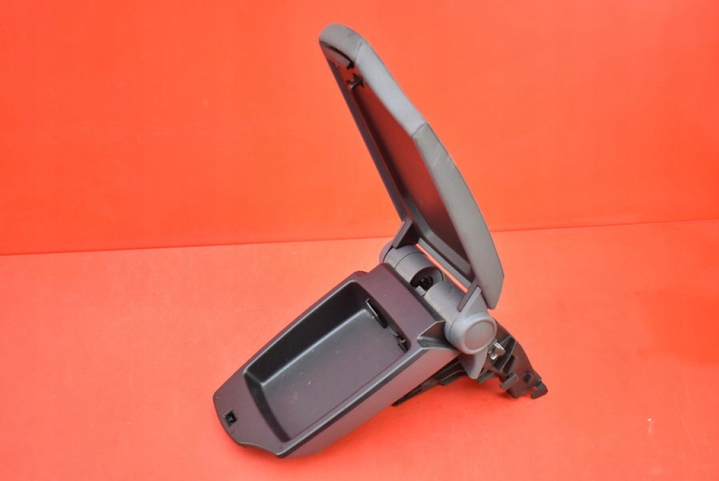 Подлокотник кожаный европа  7143597 bmw e87 04-11 Киев