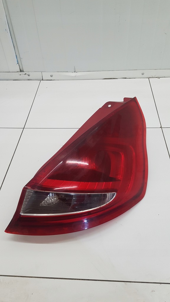 фото №1, Лампа правая задняя ford fiesta mk 7 8a61-13404-a