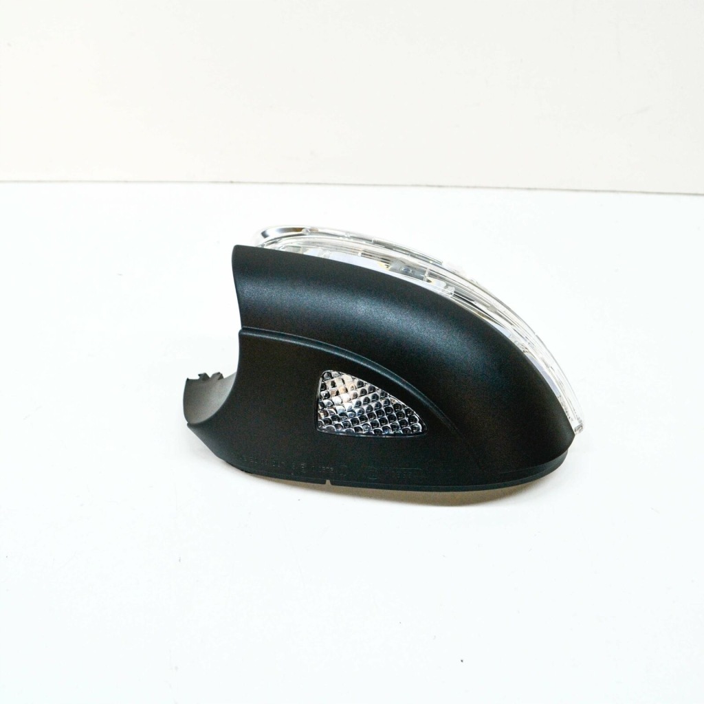 фото №1, Поворотник vw golf 09- le