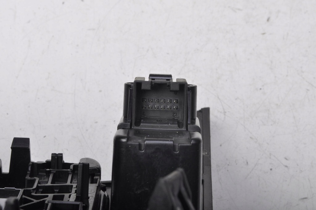 фото №9, Audi a4 b8 рамка домкрата передач 8k0864261 europa