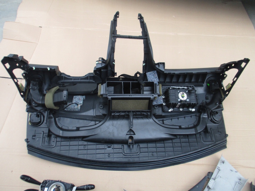 фото №8, Peugeot 5008 i приборная панель консоль приборная панель ремни air bag