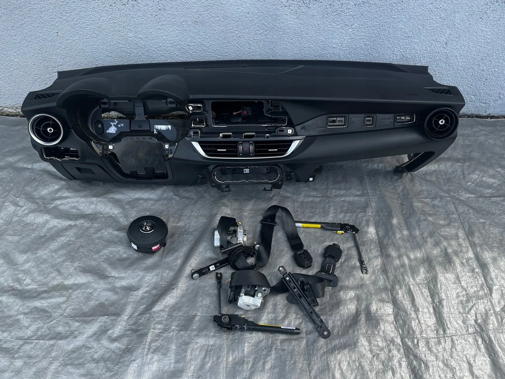 фото №3, Alfa romeo stelvio консоль подушки безопасности ремни подушка безопасности