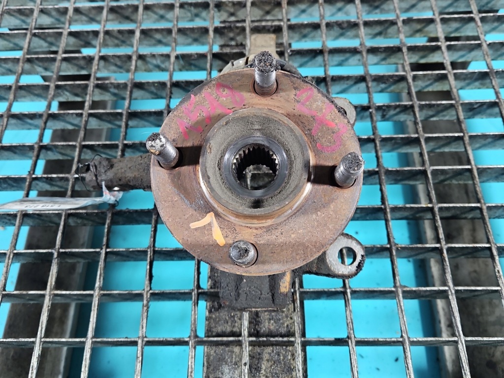 фото №1, Поворотний кулак ліва ступиця перед 1.2 16v nissan micra k13 10-13