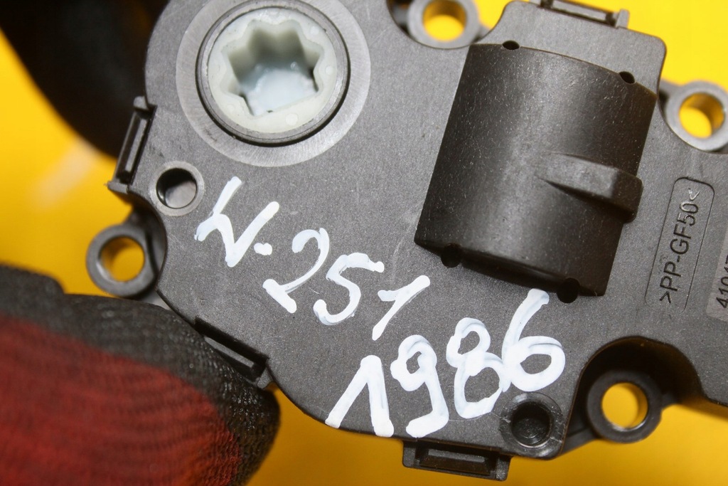 фото №8, Моторчик обігрівача mercedes w251 410475520