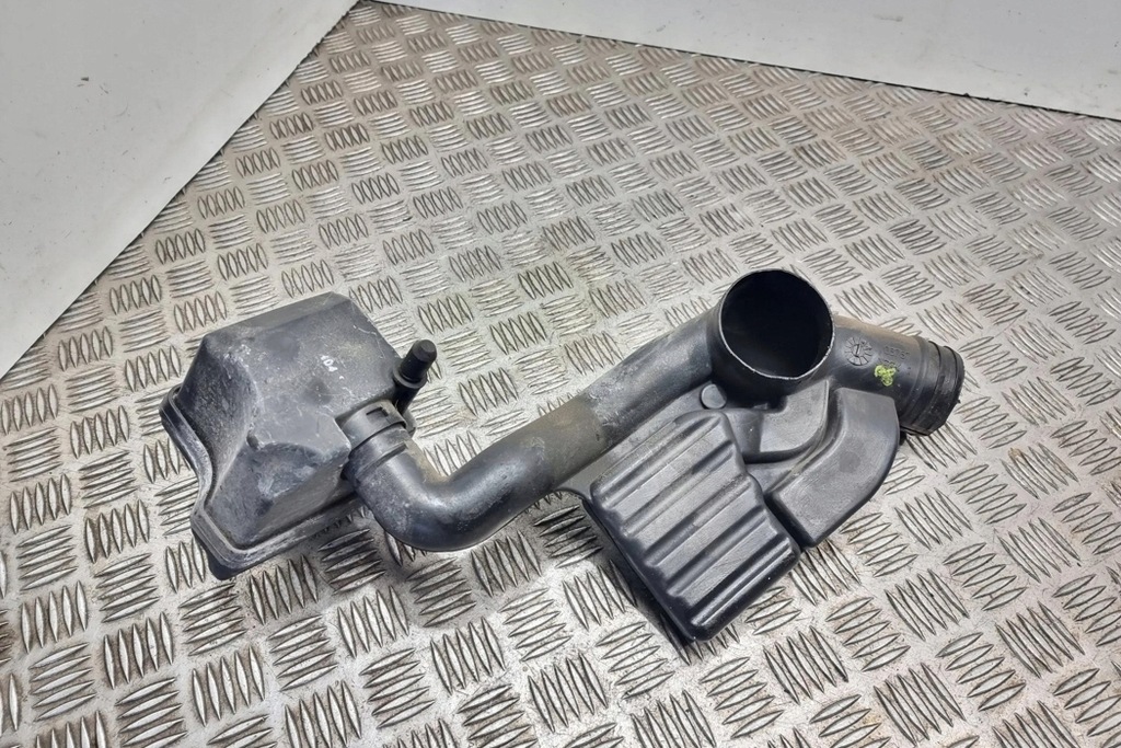 фото №1, Резонатор всасывающий mini cooper r50, r53 147784202 1.6l бензиновый 2003