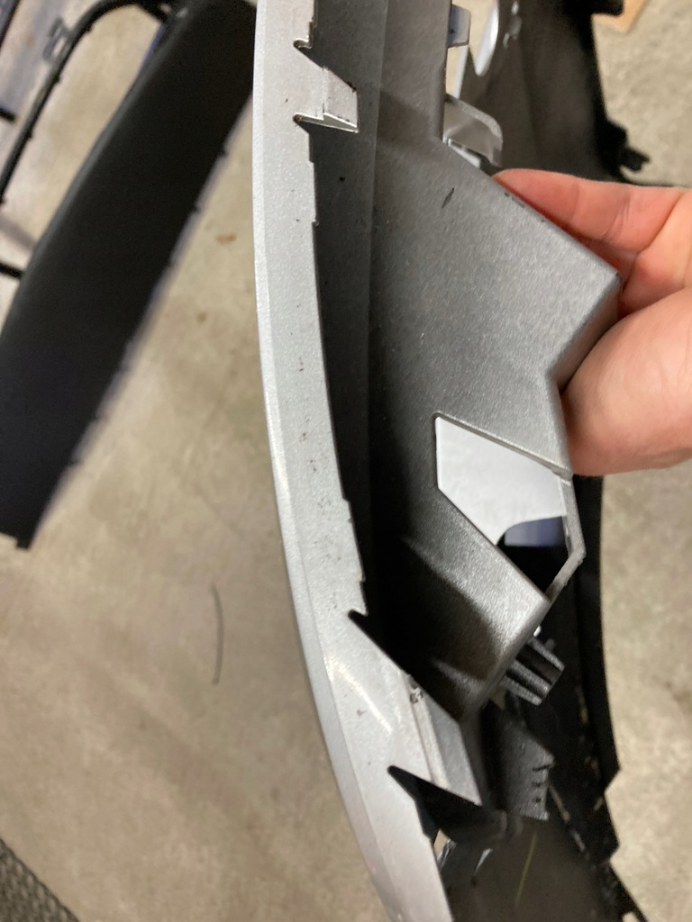 фото №14, Audi q3 8u бампер перед обшивка правый orygi.