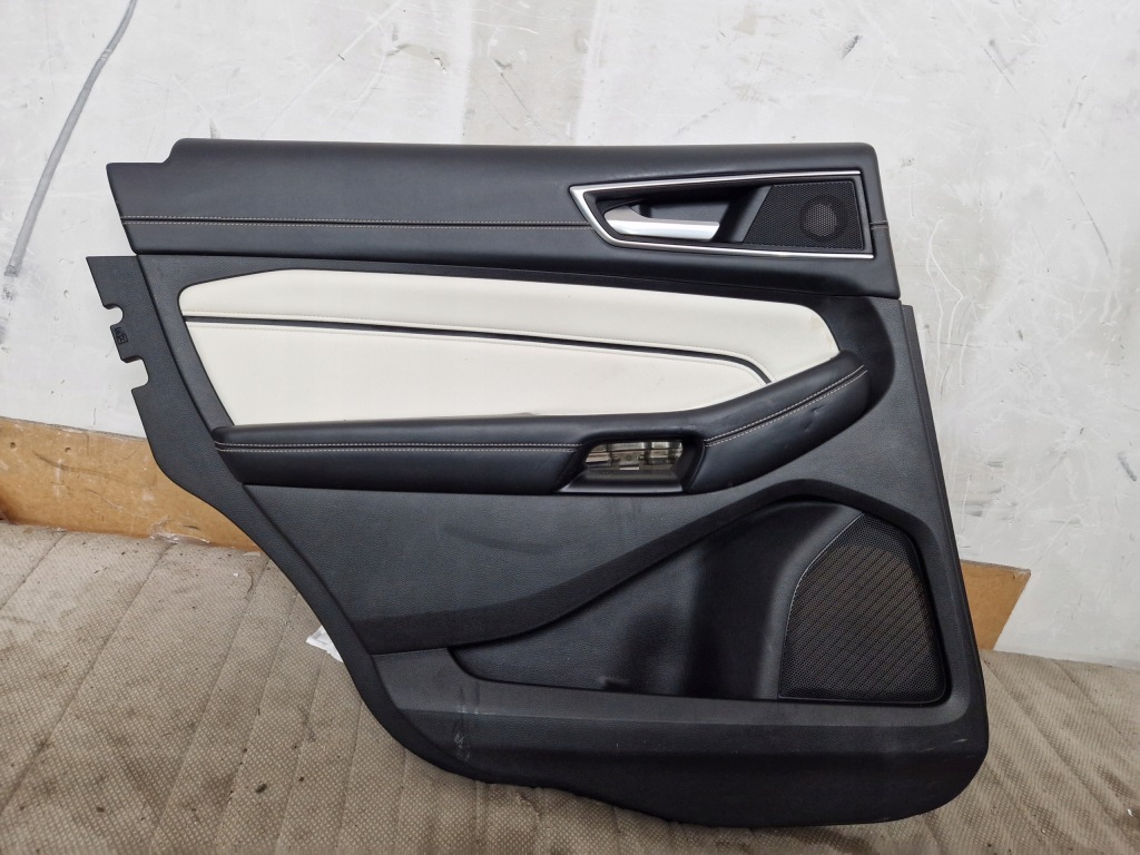 фото №1, Ford edge mk2 обшивка дверь левый задняя светлая кожа