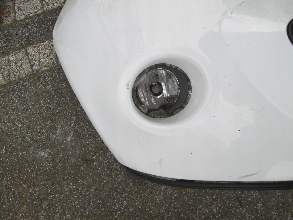 Купить Бампер передний комплектный  renault clio 3 rs 2008 белый