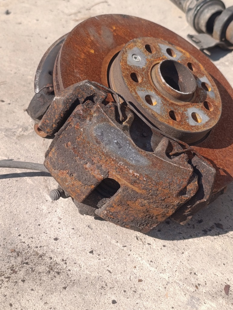 фото №4, #1k0611841e# поворотный кулак ступица суппорт перед левый skoda yeti 2.0 tdi