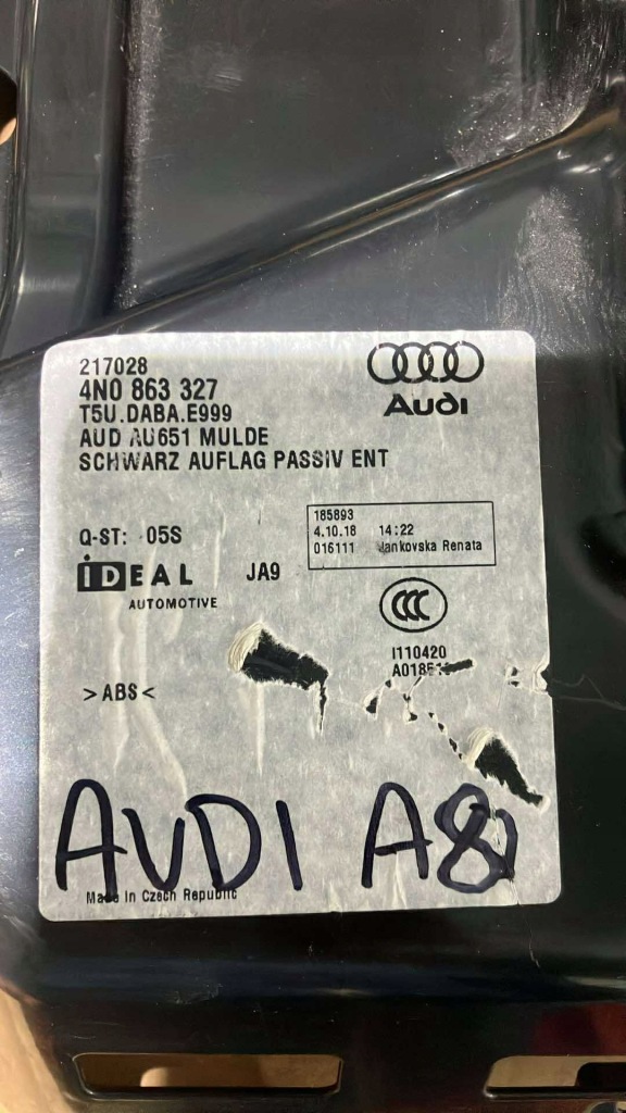 Audi a8 d5 основание аккумулятор 4n0863327 оригинальный номер б/у в Украине
