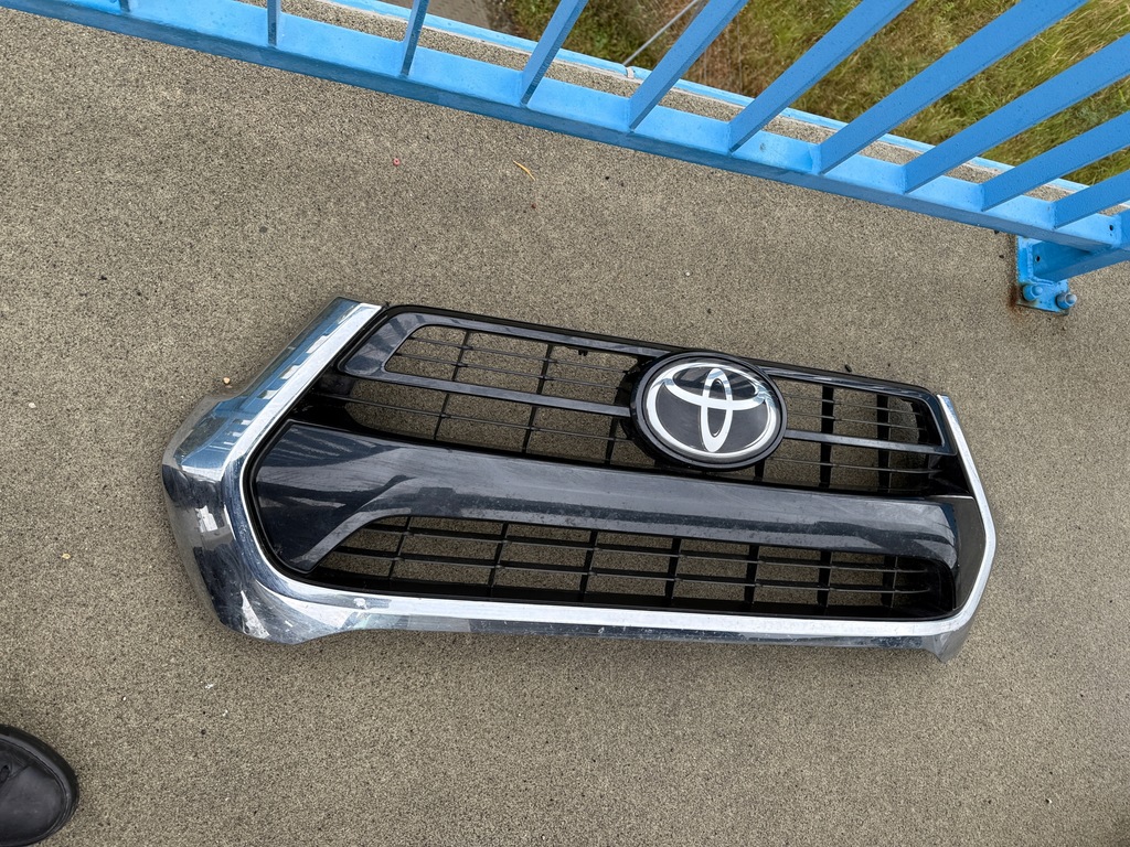 фото №5, Toyota hilux viii 22r решётка радиатора хром решётка радиатора оригинальная