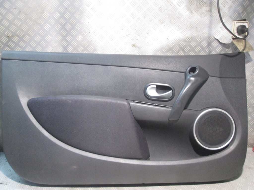 фото №1, Обшивка двері лівий перед renault clio iii 05- 3 двері