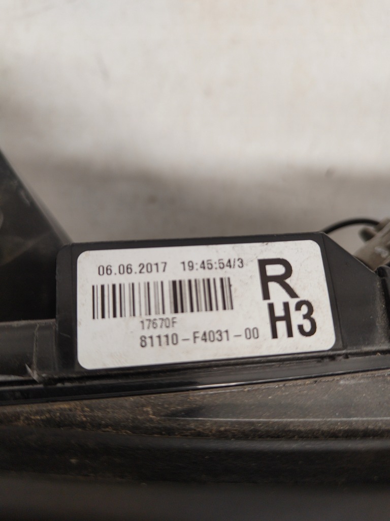 фото №8, Toyota chr лампа линза правая 81110f403100