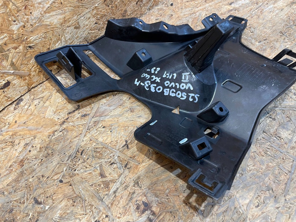 фото №8, Volvo xc40 xc-40 lift 22- напрямна кронштейн кронштейн бампера правий перед