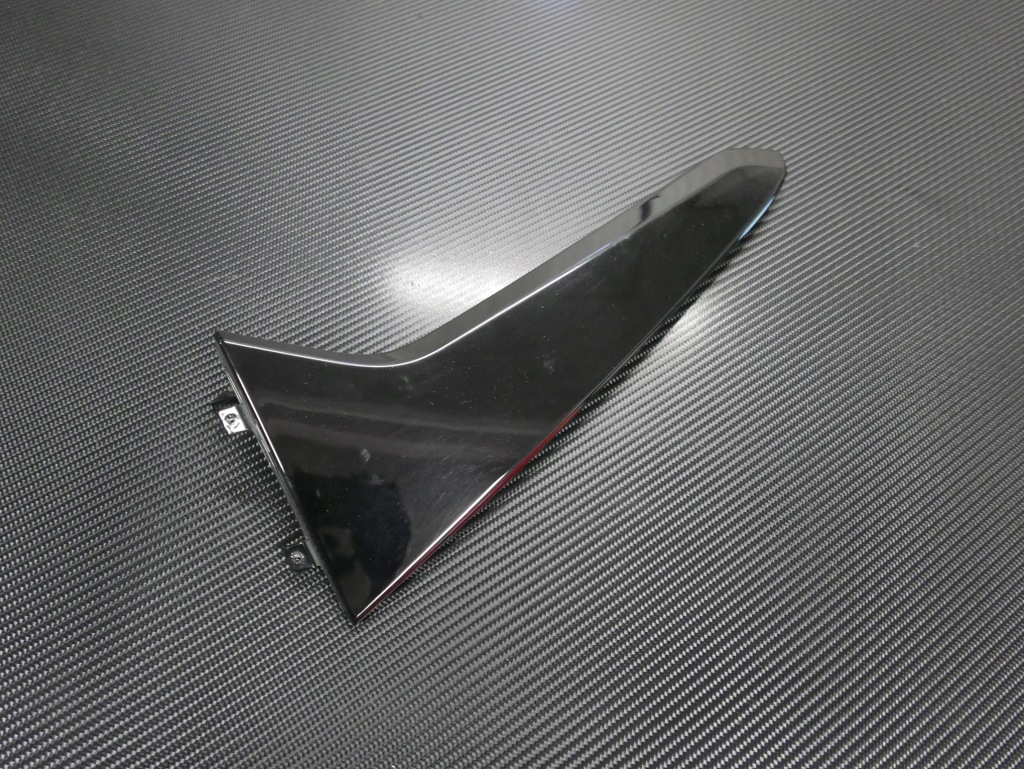 фото №1, Bmw 2 f46 защита спойлер плавник 7364775 7364776