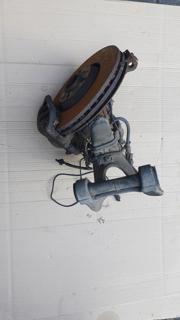 фото №1, Citroen c5 iii x7 - поворотний кулак перед